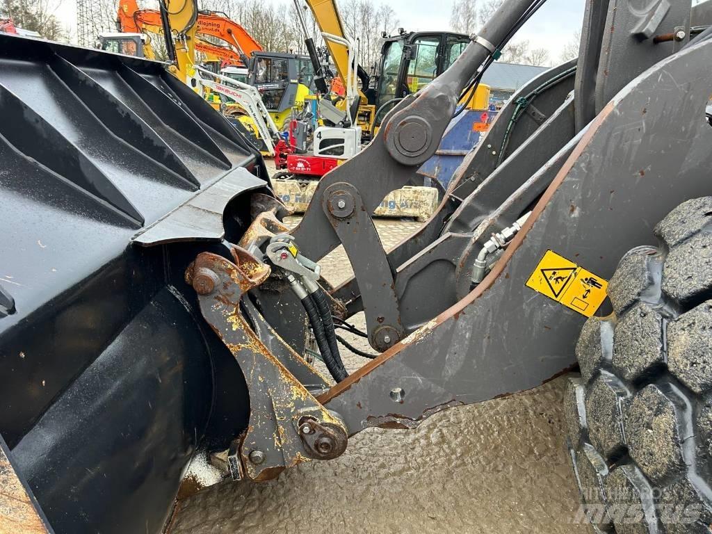 Volvo L 120 H Wielladers