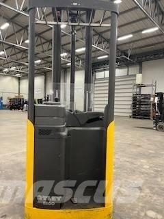 Atlet A/160STJN420 Zelfrijdende stapelaars