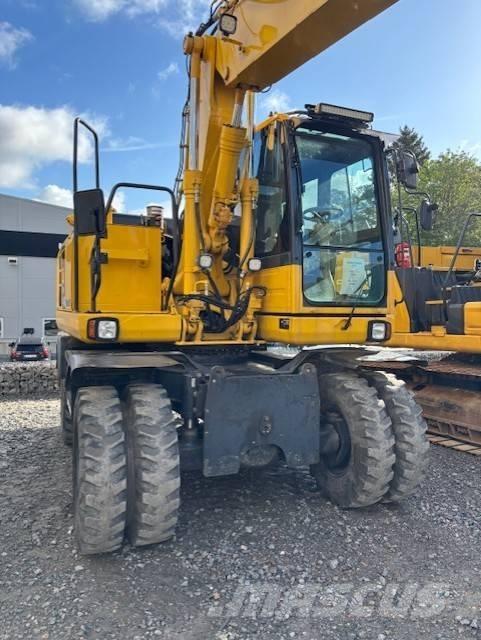 Komatsu PW 148-8 Wielgraafmachines