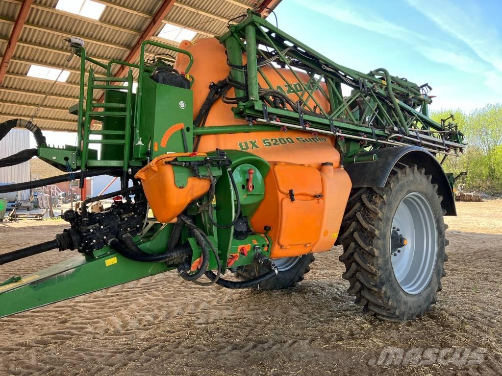 Amazone UX 5200 Getrokken spuitmachines