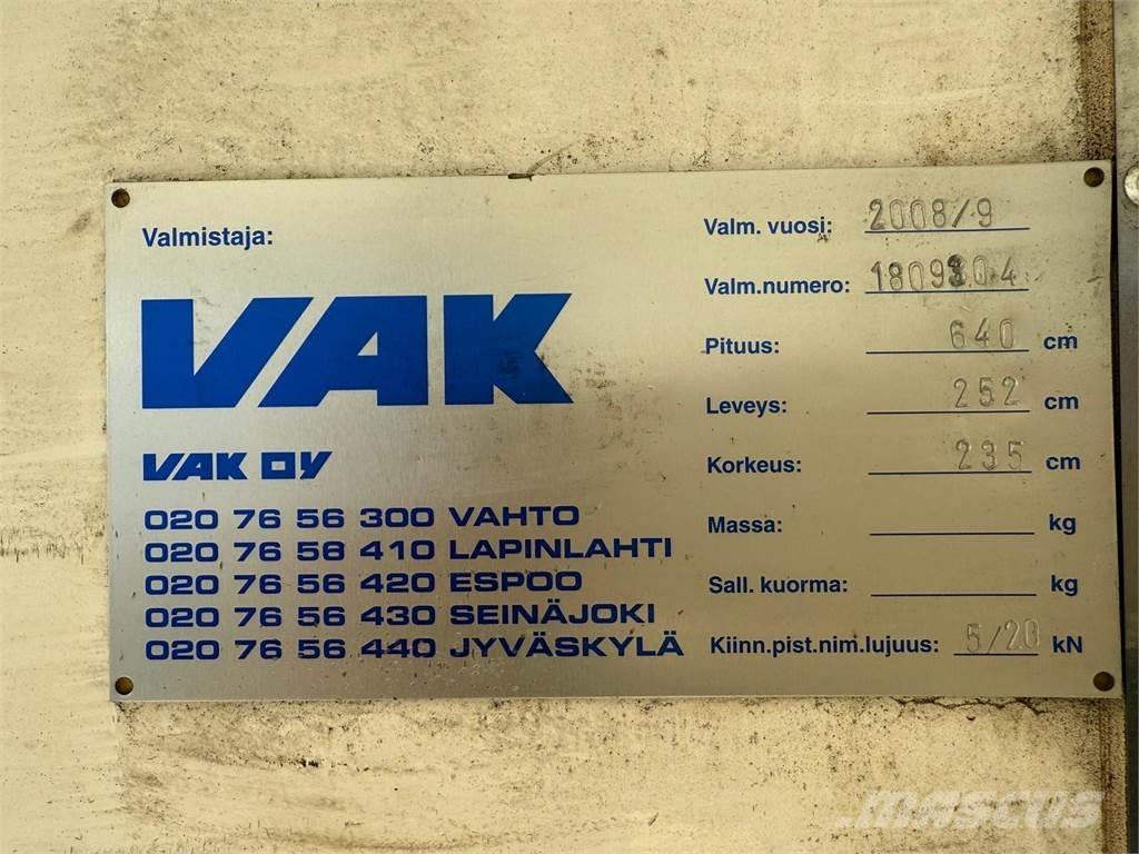 Volvo FL240 4x2 Bakwagens met gesloten opbouw