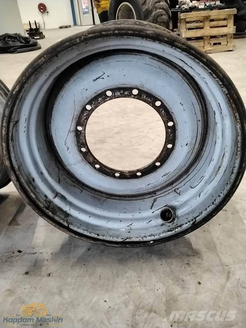Valmet 901 20x34 Banden, wielen en velgen