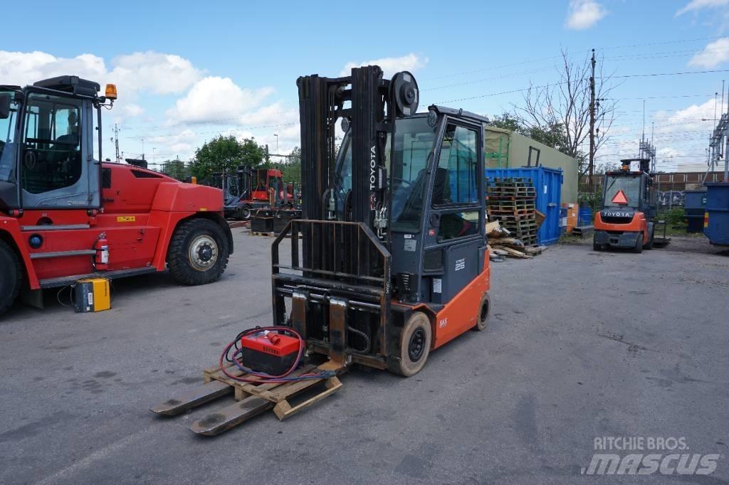 Toyota 8FBMKT25 Elektrische heftrucks