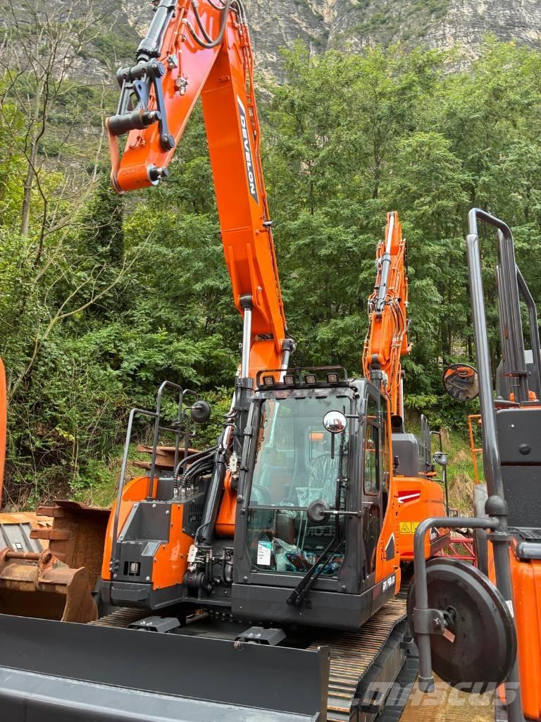 Develon DX 140 LCR-7 Rupsgraafmachines