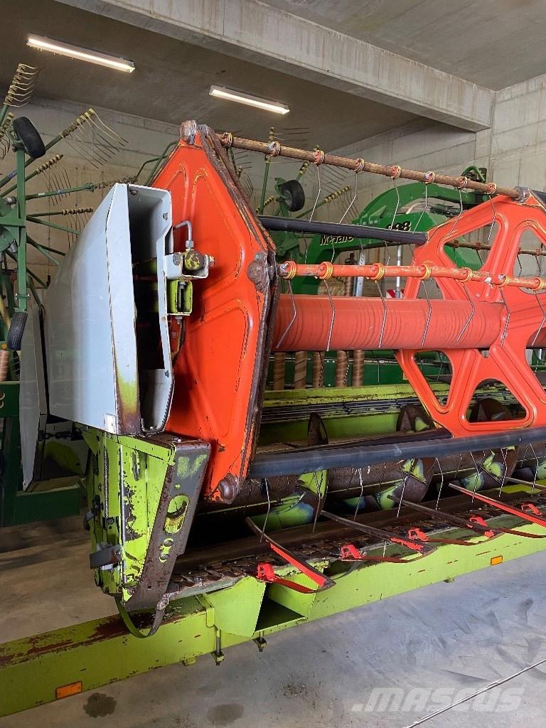 CLAAS Commandor 228 Maaidorsmachines