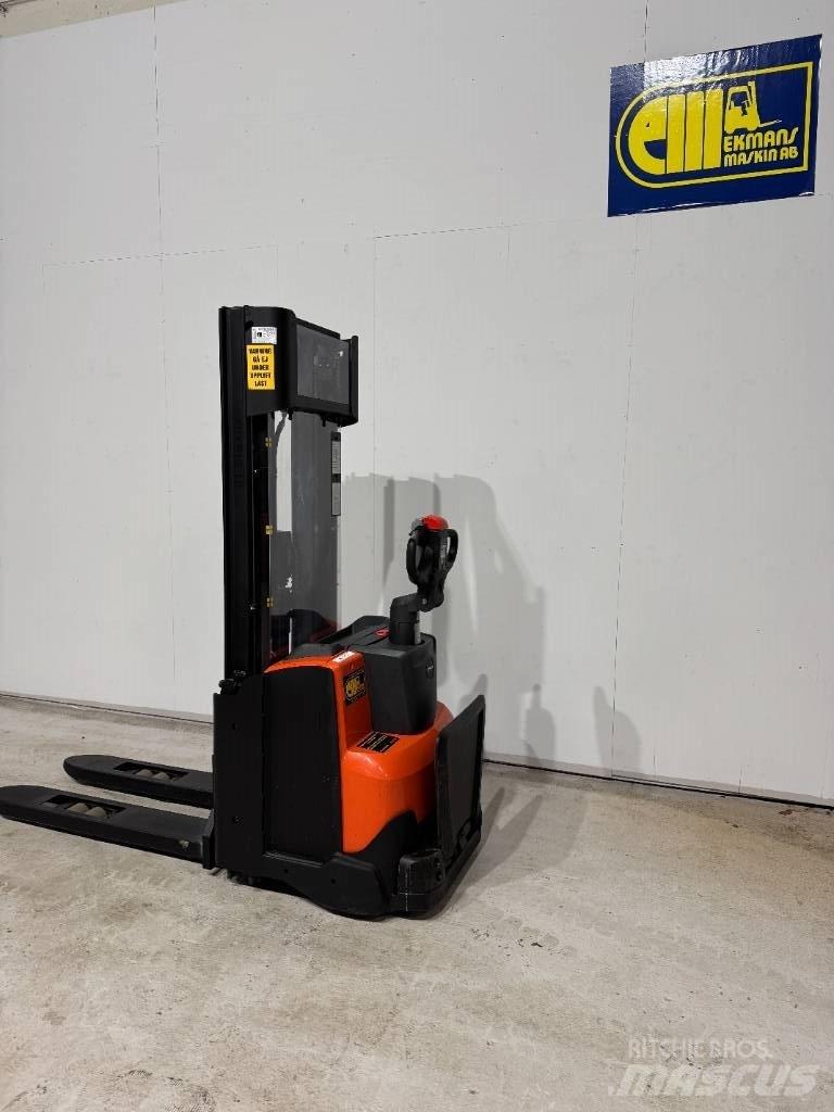 BT Truck SWE 120 L Meeloop stapelaar