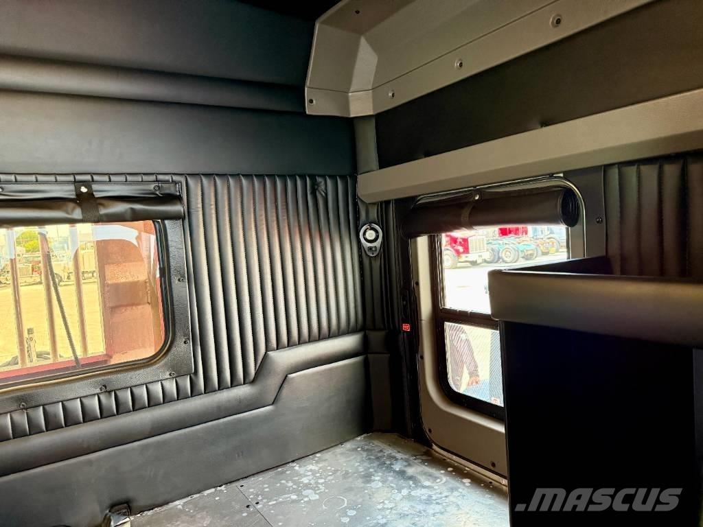 Kenworth W 900 Trekkers