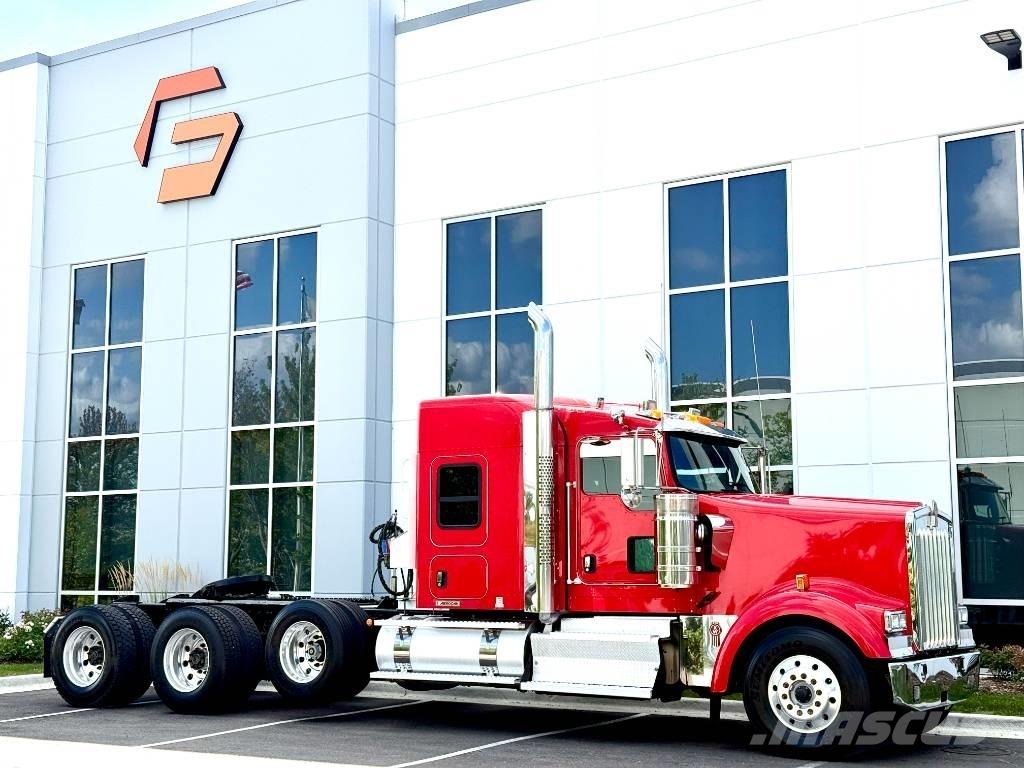 Kenworth W 900 Trekkers
