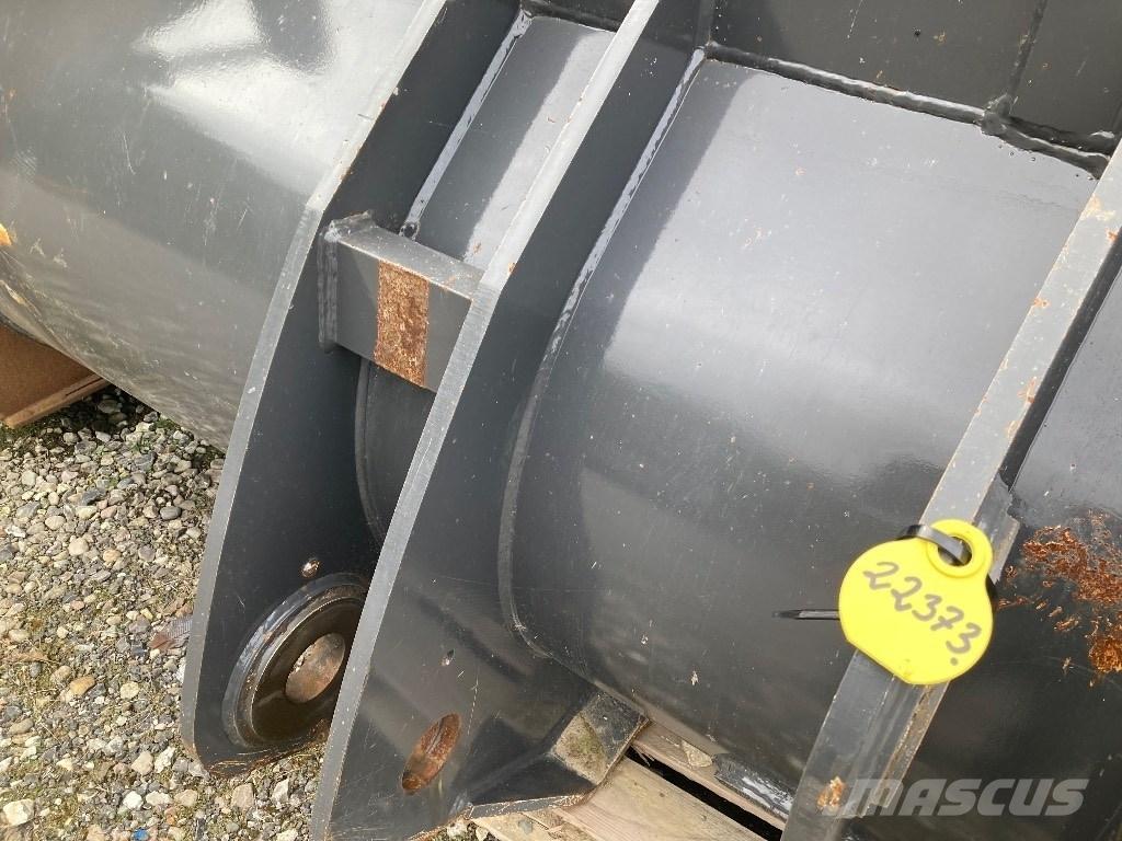 CASE 821 Skovl Wielladers