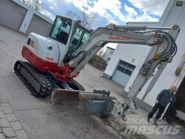 Takeuchi TB 240 DPF Minigraafmachines < 7t