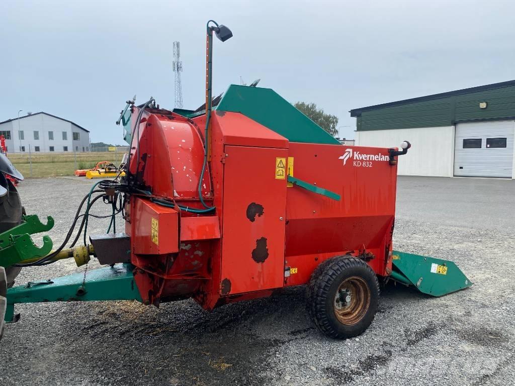 Kverneland KD832 Balenhakselaars, -snijders en -afwikkelaars
