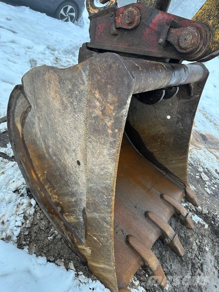 Furukawa 740 Rupsgraafmachines