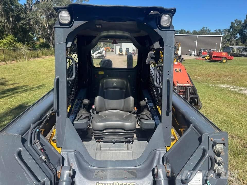 John Deere 325 Schrankladers