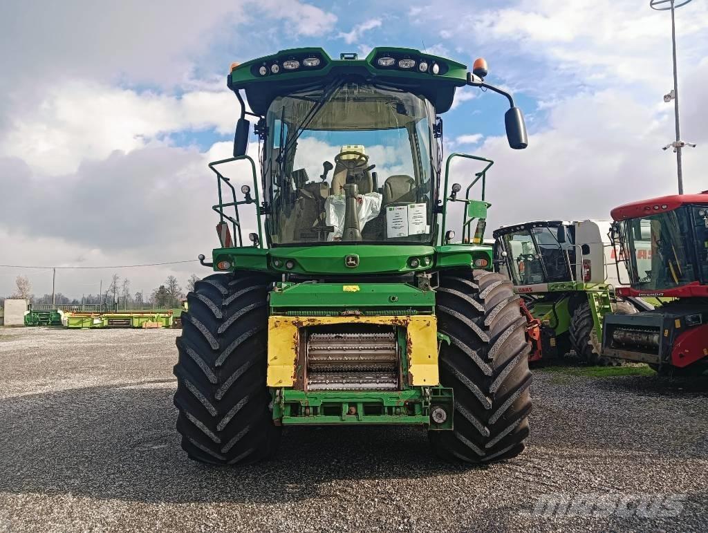 John Deere 8800 Zelfrijdende veldhakselaars