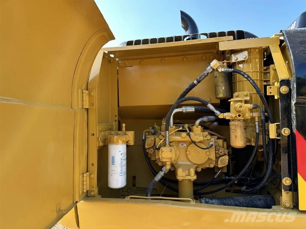 CAT 320 D Rupsgraafmachines