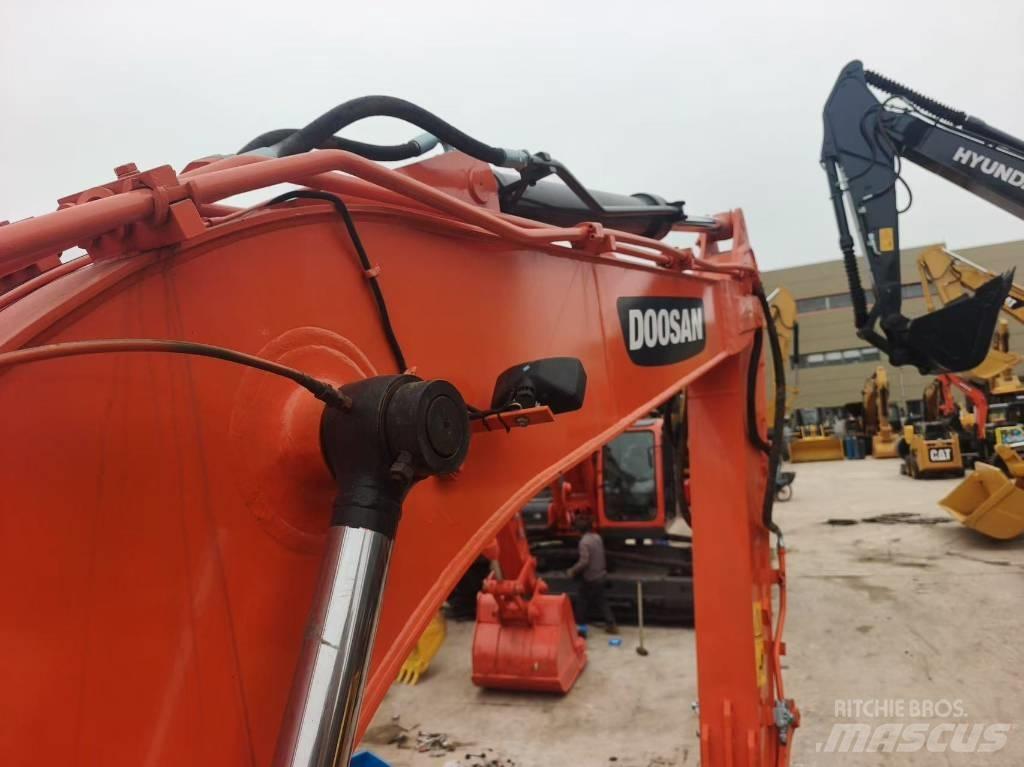 Doosan DX 140 Rupsgraafmachines