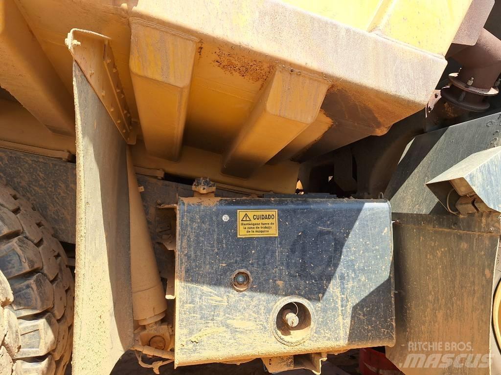 Komatsu HD605-7EO Starre dumpers