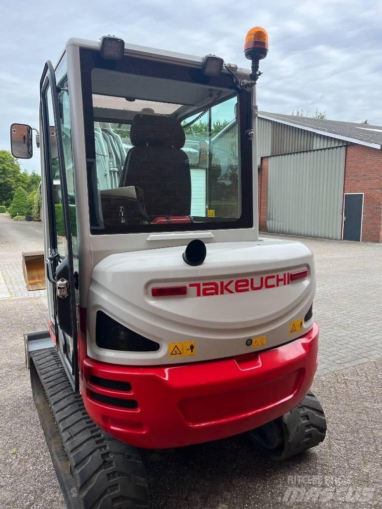 Takeuchi tb235-2 Minigraafmachines < 7t