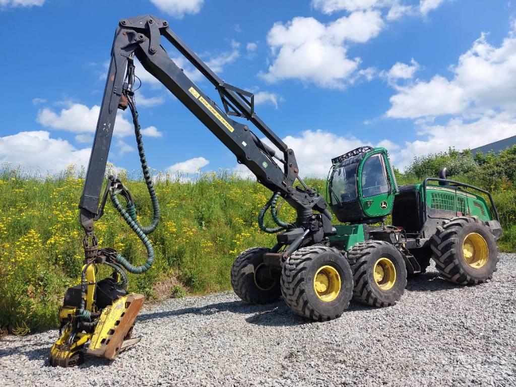 John Deere 1470G Harvesters