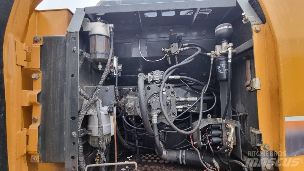 CASE CX 240 B Rupsgraafmachines