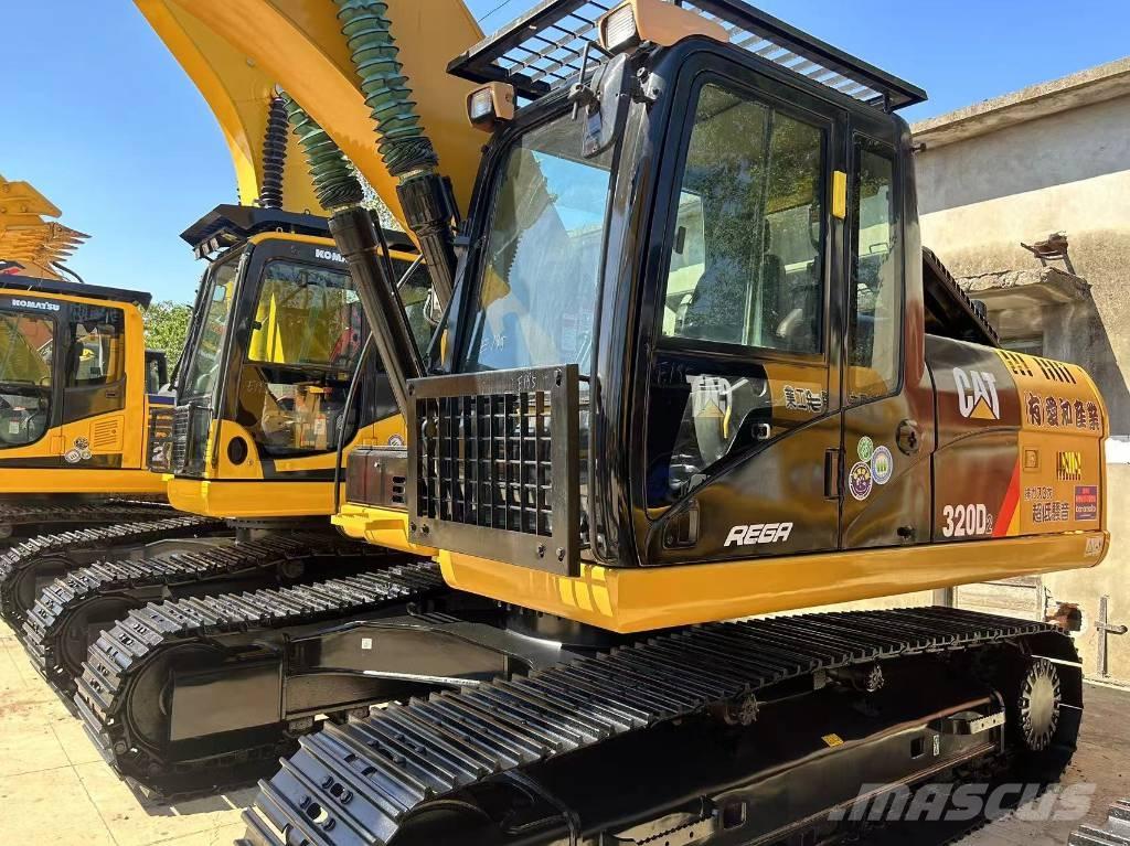 CAT 320 Rupsgraafmachines