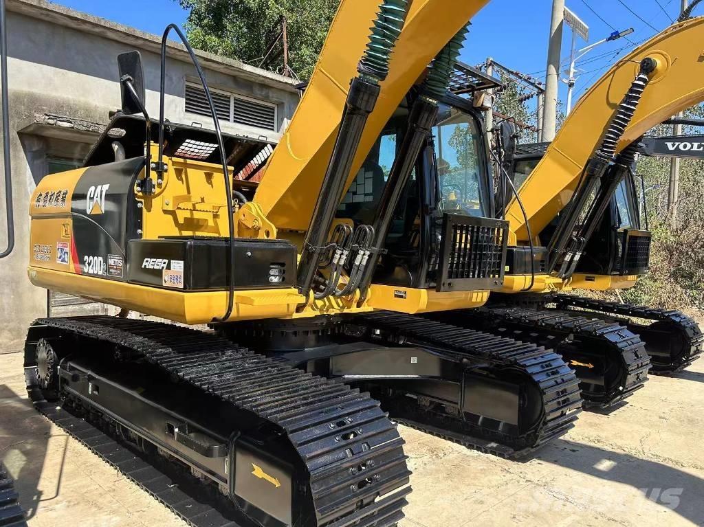 CAT 320 Rupsgraafmachines