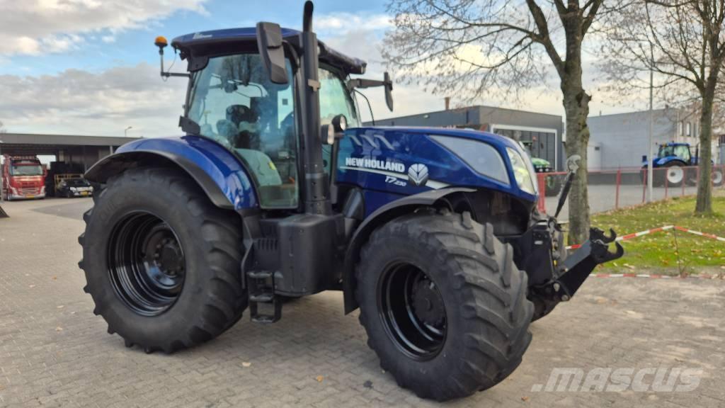 New Holland T 7.230 Tractoren