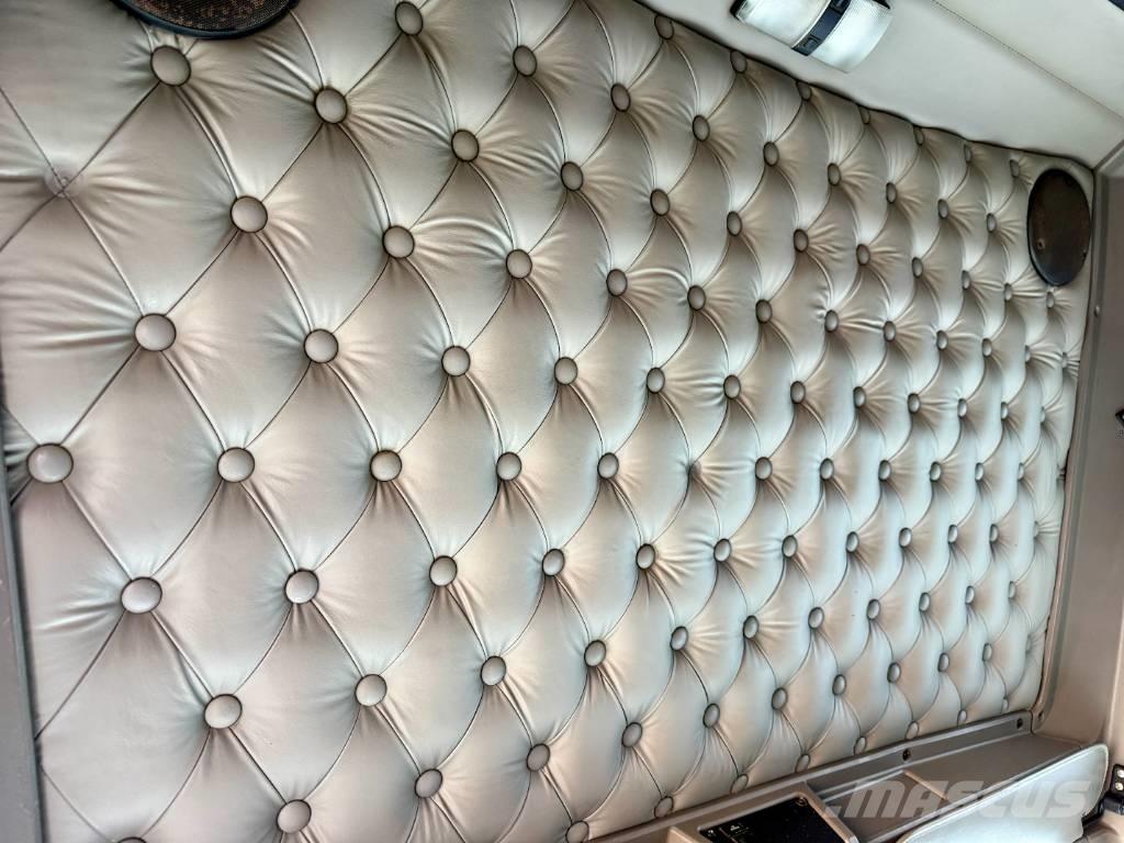 Kenworth W 900 Trekkers