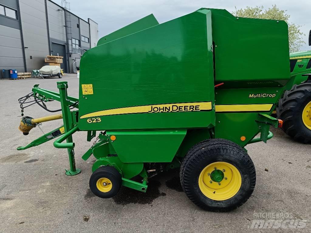 John Deere 623N Ronde-balenpersen