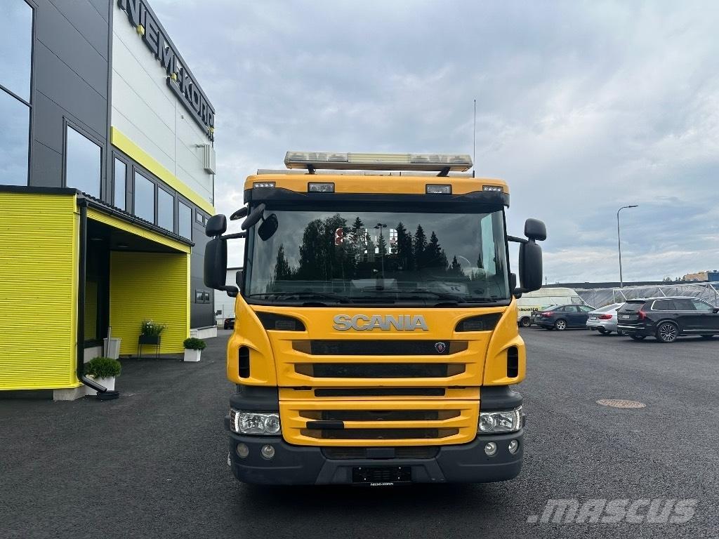 Scania P370 6x2*4 Vrachtwagen met containersysteem