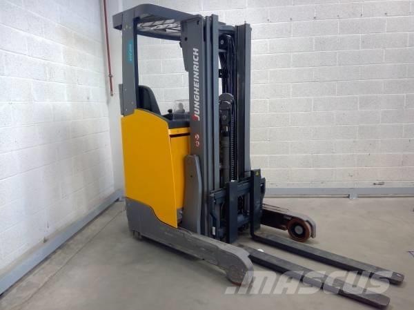 Jungheinrich ETV 210 Reachtruck voor hoog niveau