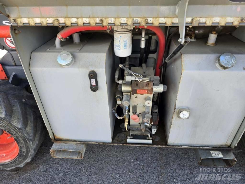 SkyJack SJ 6832 RT Schaarhoogwerkers