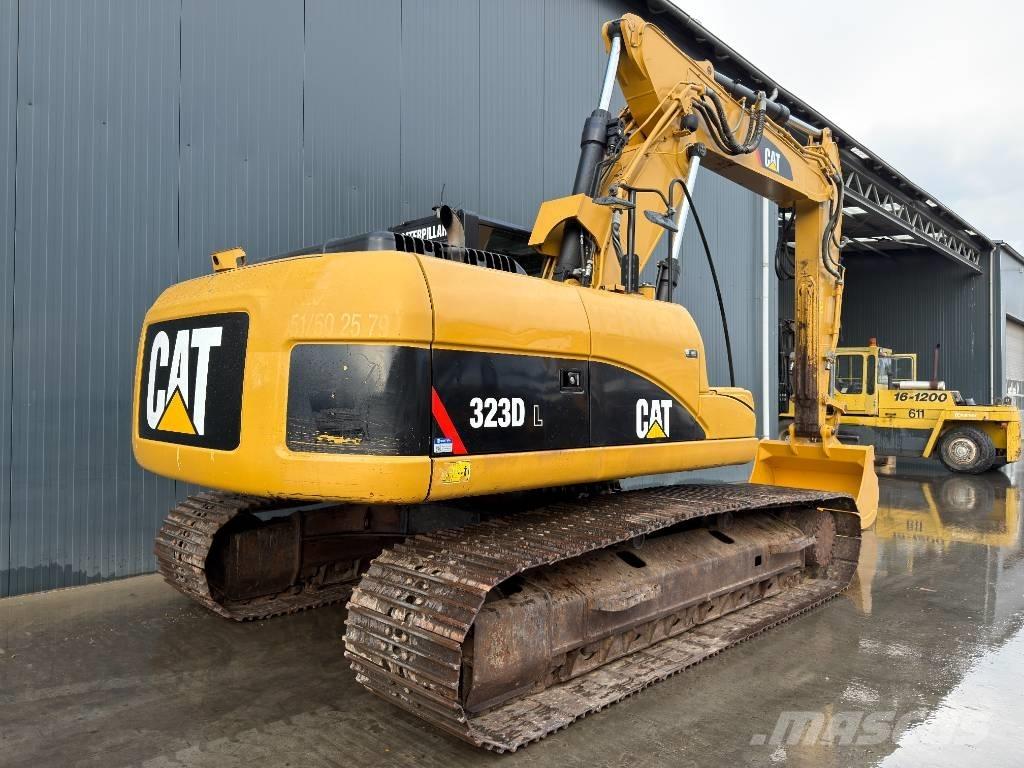 CAT 323D L Rupsgraafmachines