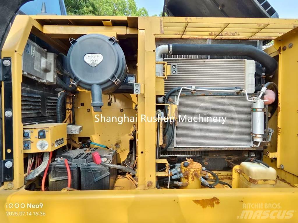 CAT 320 D Rupsgraafmachines