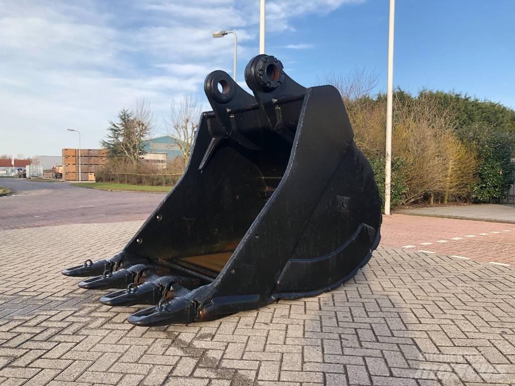 CAT 385 390 bucket Bakken