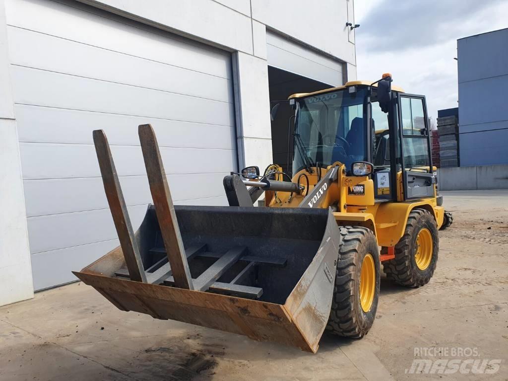 Volvo L 30 G Mobile crushers
