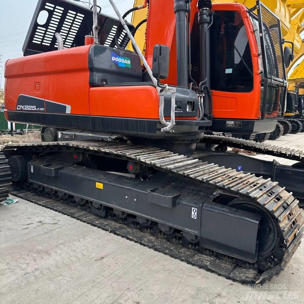 Doosan DX225LC-9 Rupsgraafmachines