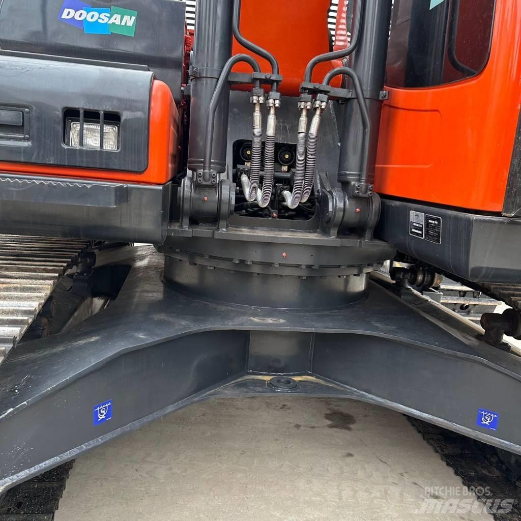 Doosan DX225LC-9 Rupsgraafmachines