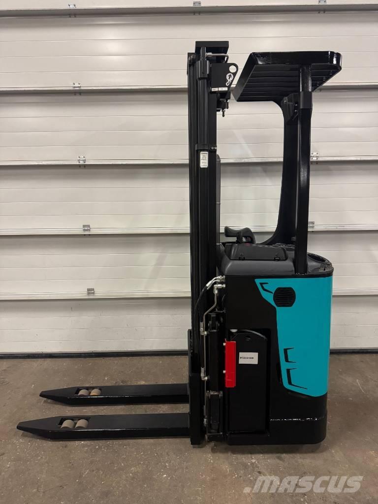 Mitsubishi SBR 12 N Zelfrijdende stapelaars