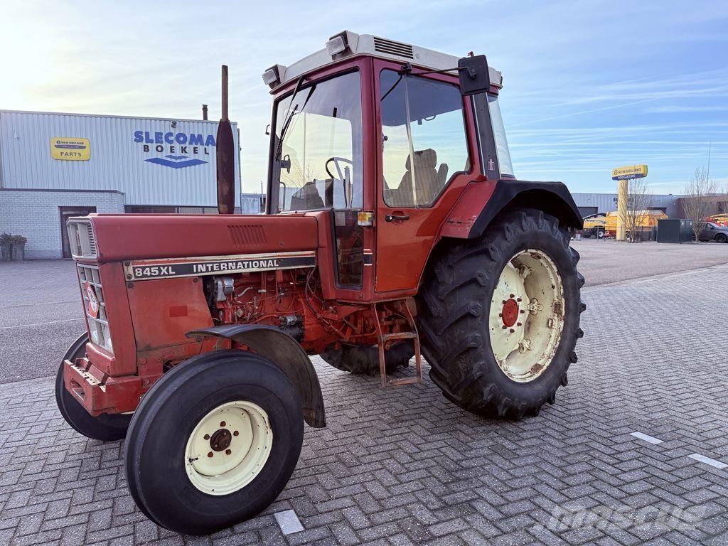 CASE IH 845 XL Tractoren