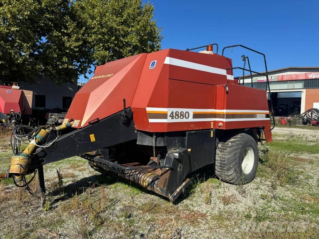 Hesston 4880 Vierkante balenpers