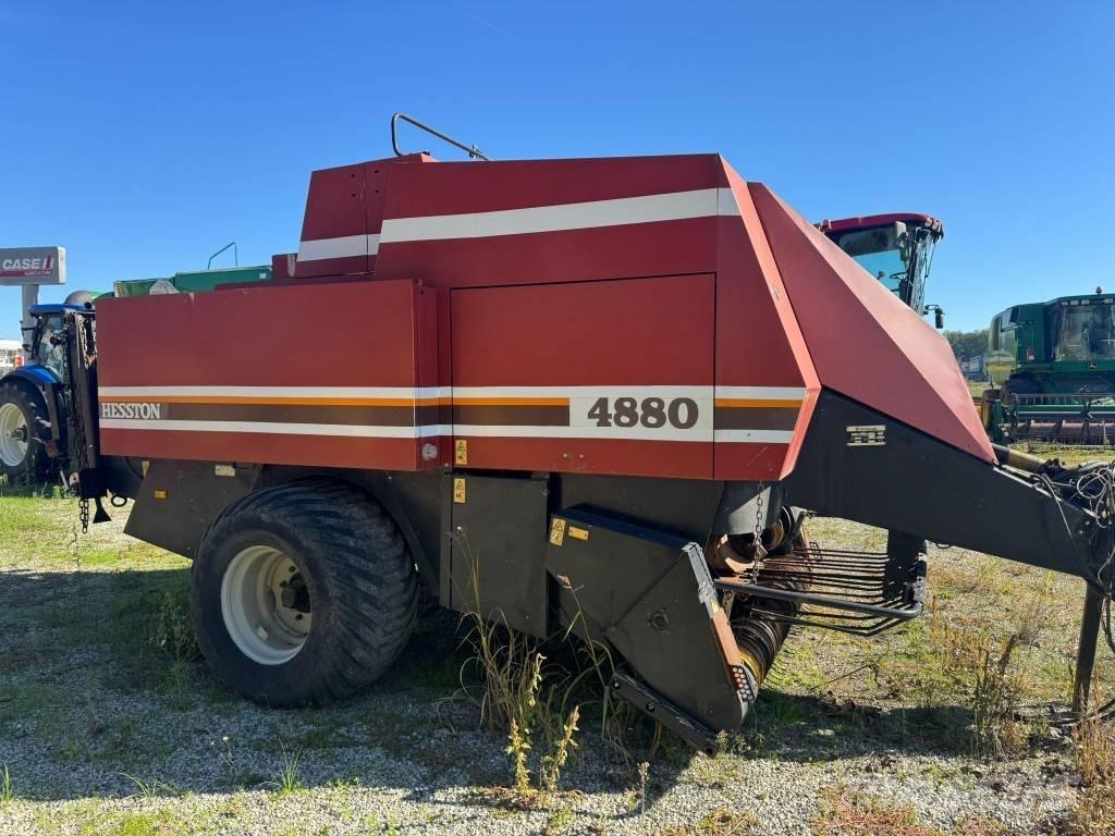 Hesston 4880 Vierkante balenpers