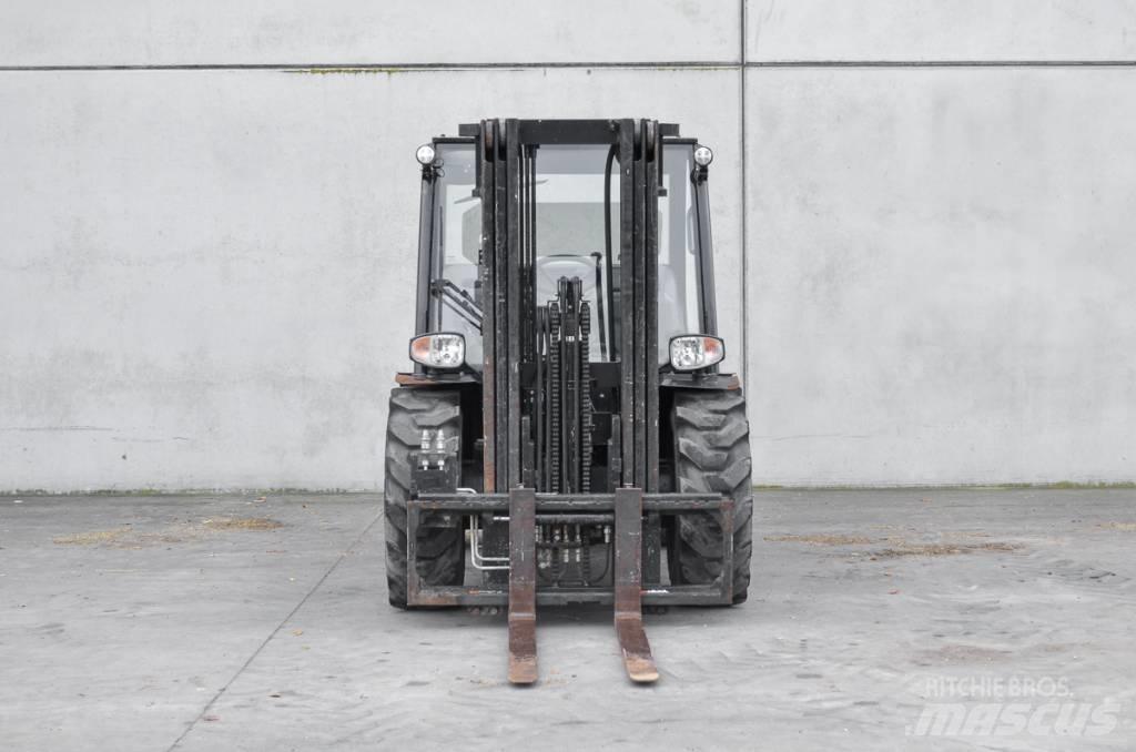 Manitou MC 25-4 D Diesel heftrucks