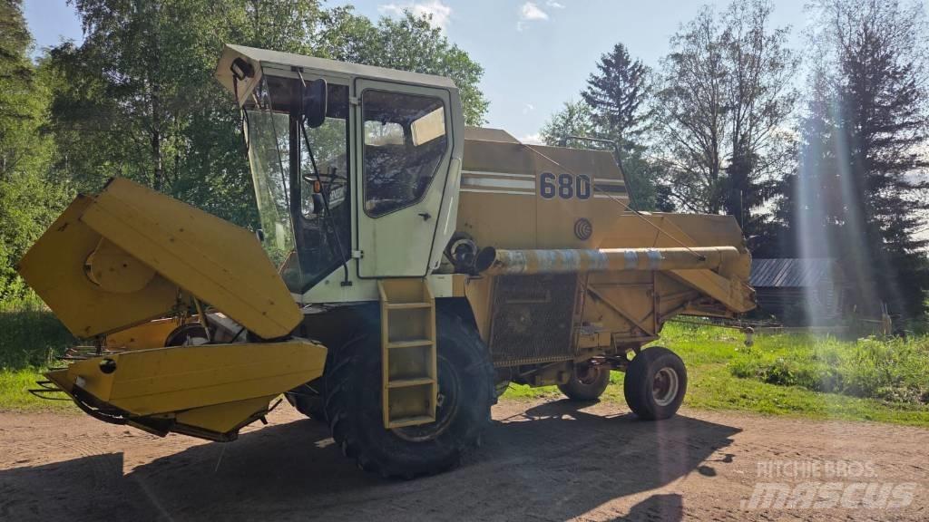 Sampo-Rosenlew 680 Maaidorsmachines