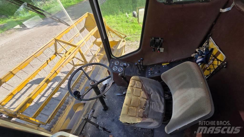 Sampo-Rosenlew 680 Maaidorsmachines
