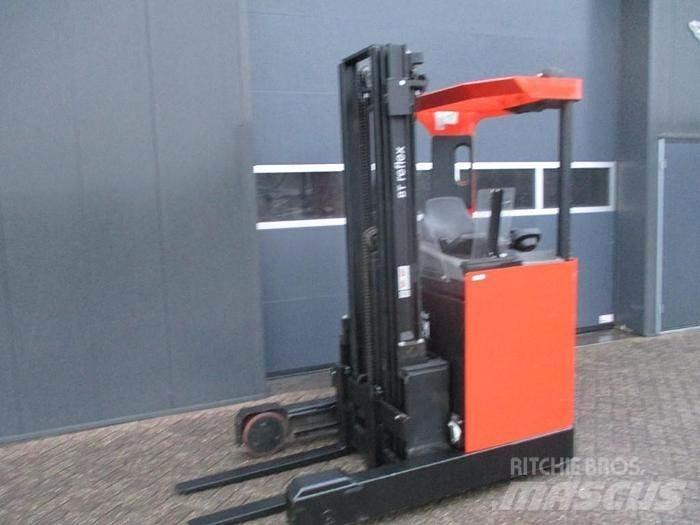 BT RRE 120M Reachtruck voor hoog niveau