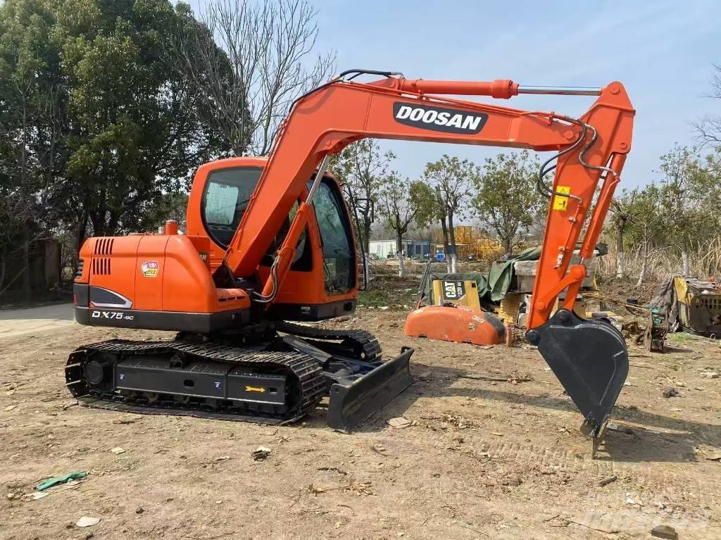 Doosan DX 75-9 C Midigraafmachines 7t - 12t