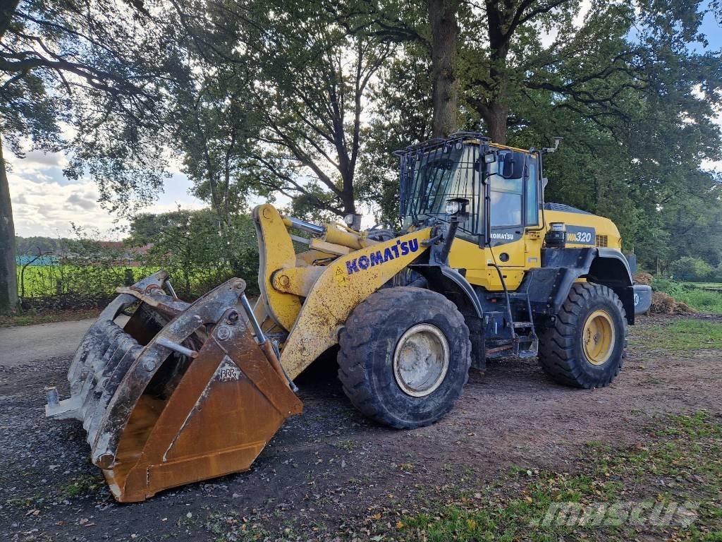 Komatsu WA 320-8 Wielladers