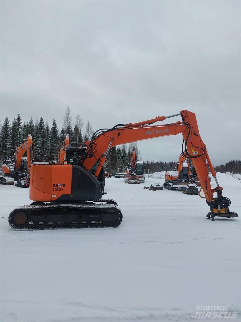 Hitachi ZX135US-5B Rupsgraafmachines