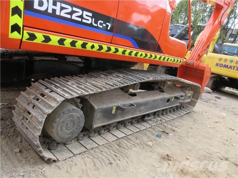 Doosan 225 LC Rupsgraafmachines
